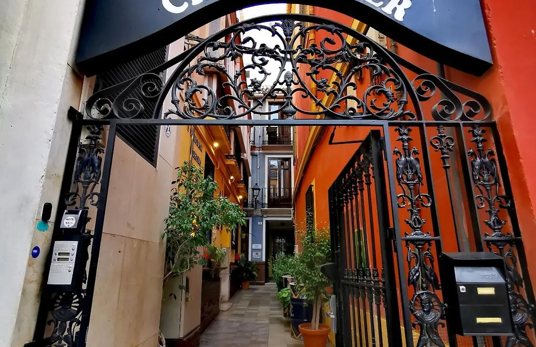 Feel Hostels City Center-1